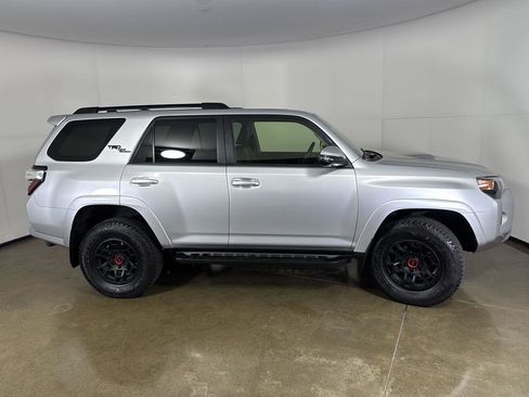 Used 2022 Toyota 4Runner TRD Off-Road Premium w/ TRD Black Wheel Package (TMS) AWD/4WD image 9