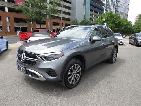 Used 2023 Mercedes-Benz GLC 300 4MATIC image 1