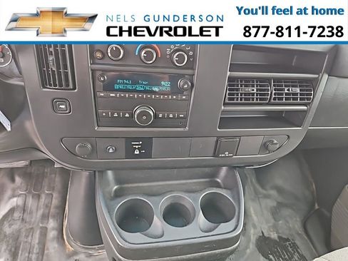 Used 2017 Chevrolet Express 3500 Extended image 18