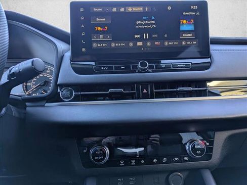 Used 2025 Mitsubishi Outlander SE image 13