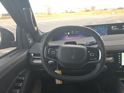 New 2026 Lincoln Navigator Reserve w/ Jet Appearance Package image 13