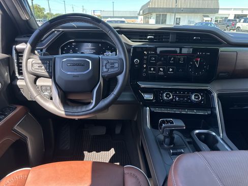 Used 2025 GMC Sierra 1500 Denali Ultimate AWD/4WD image 14
