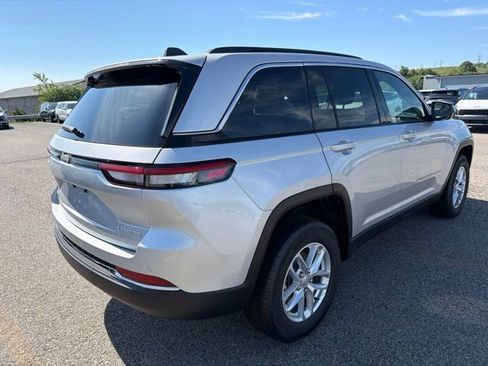 New 2026 Jeep Grand Cherokee Laredo AWD/4WD image 7