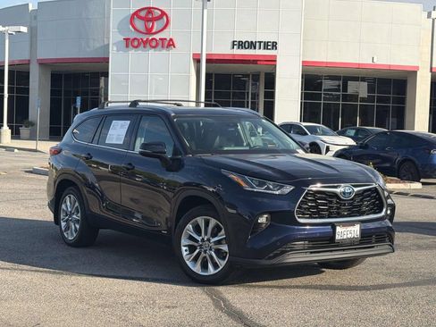 Used 2022 Toyota Highlander Limited AWD/4WD image 1