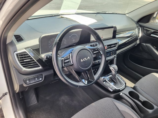 Used 2024 Kia Seltos S AWD/4WD image 9