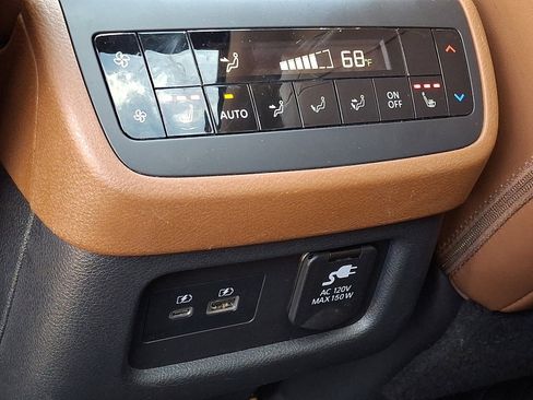 Used 2023 Nissan Pathfinder Platinum AWD/4WD image 11