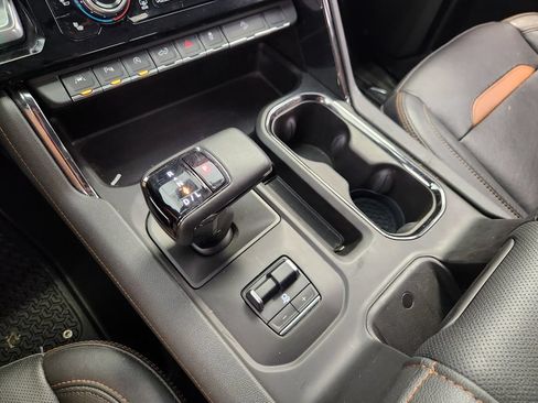 Used 2023 GMC Sierra 1500 AT4 w/ AT4 Premium Package AWD/4WD image 19