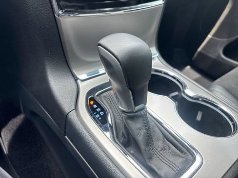 Used 2019 Jeep Grand Cherokee Altitude AWD/4WD image 20