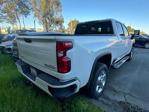 Used 2022 Chevrolet Silverado 2500 High Country w/ Z71 Off-Road Package image 5