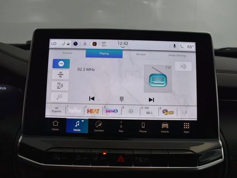 New 2026 Jeep Compass Trailhawk w/ Sun, Sound & Navigation Group AWD/4WD image 19