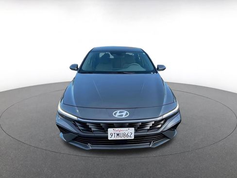 Used 2025 Hyundai Elantra SEL image 4