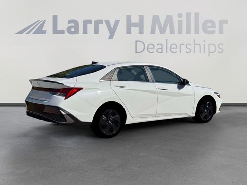 New 2026 Hyundai Elantra SEL Sport Premium image 8