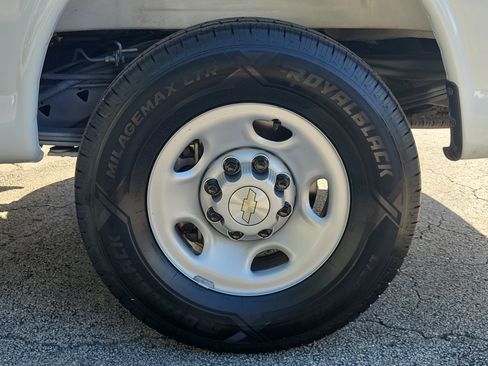 Used 2025 Chevrolet Express 2500 Extended w/ Driver Convenience Package RWD image 9