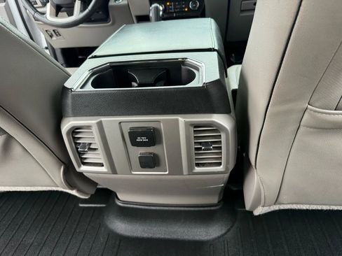 Used 2015 Ford F150 Lariat image 28