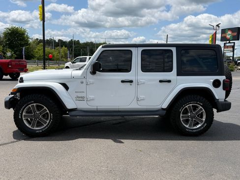 Used 2018 Jeep Wrangler Unlimited Sahara w/ Uconnect 4C Nav & Sound Group AWD/4WD image 5