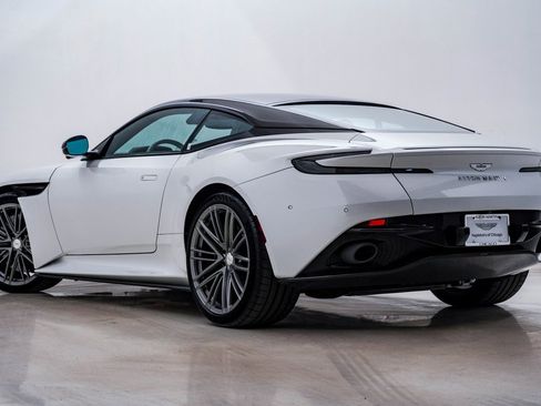 Used 2024 Aston Martin DB12 Coupe image 8