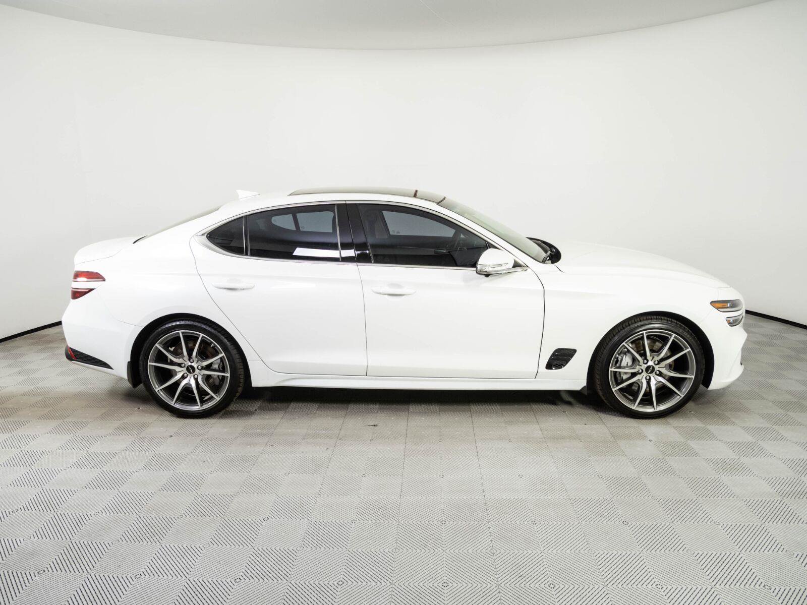Used 2026 Genesis G70 2.5T Prestige RWD image 27