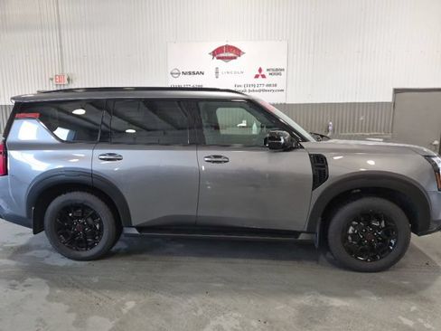 Used 2026 Nissan Armada PRO-4X AWD/4WD image 2