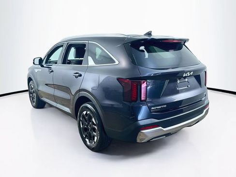 Used 2025 Kia Sorento S AWD/4WD image 6