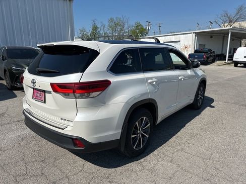 Used 2017 Toyota Highlander XLE image 5