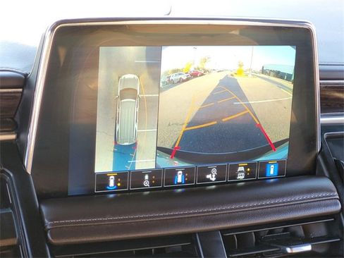 Used 2022 Chevrolet Tahoe Z71 w/ Luxury Package image 26