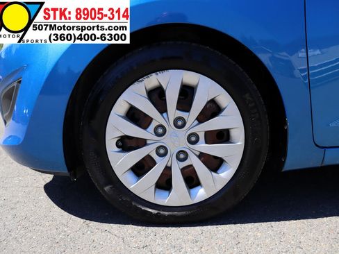 Used 2017 Hyundai Elantra GT image 23