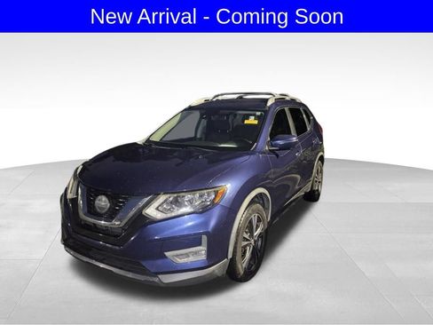 Used 2019 Nissan Rogue SV w/ Premium Package FWD image 1