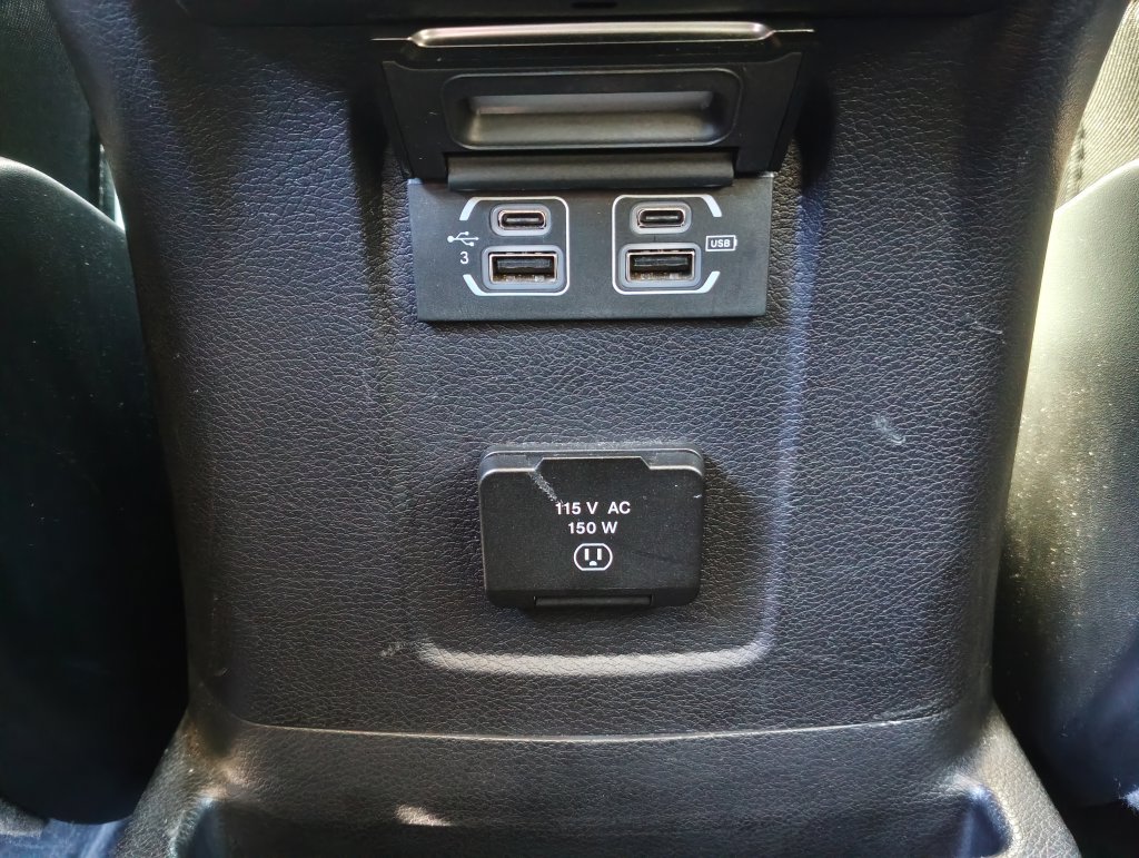 Used 2020 Jeep Wrangler Unlimited Sahara AWD/4WD image 11