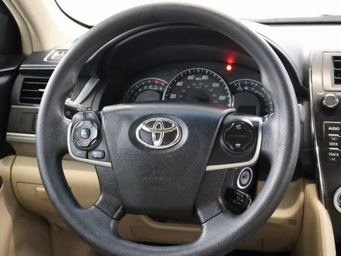 Used 2013 Toyota Camry LE FWD image 15