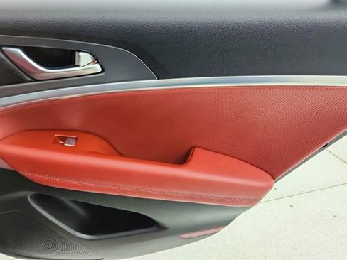 Used 2025 Genesis G70 2.5T w/ Sport Prestige Package image 28