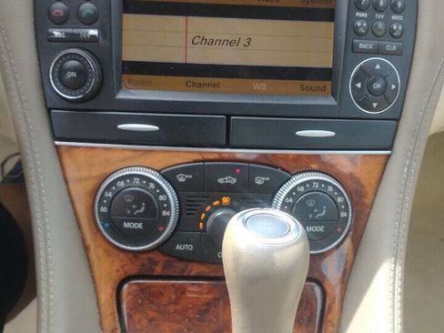 Used 2012 Mercedes-Benz SL 550 image 10