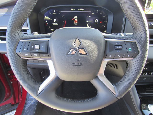 Used 2025 Mitsubishi Outlander SE FWD image 24