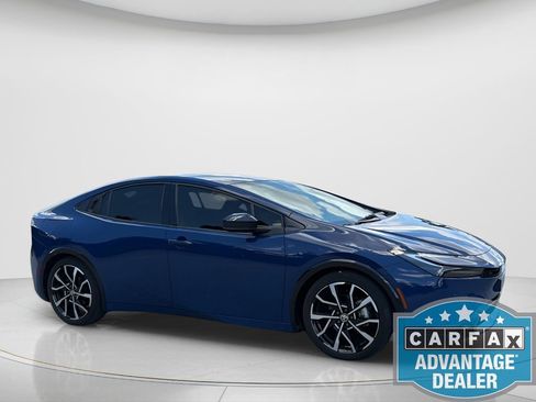 Used 2024 Toyota Prius Prime Premium FWD image 4