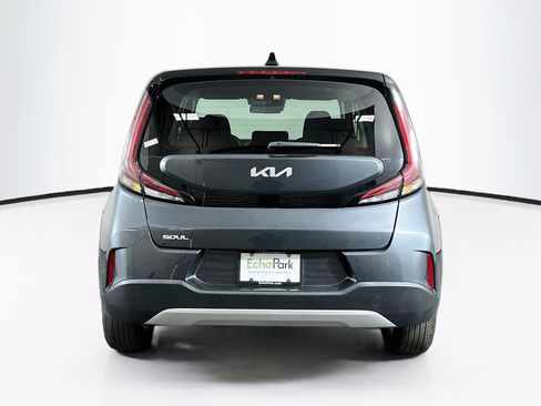 Used 2025 Kia Soul LX w/ LX Technology Package FWD image 7