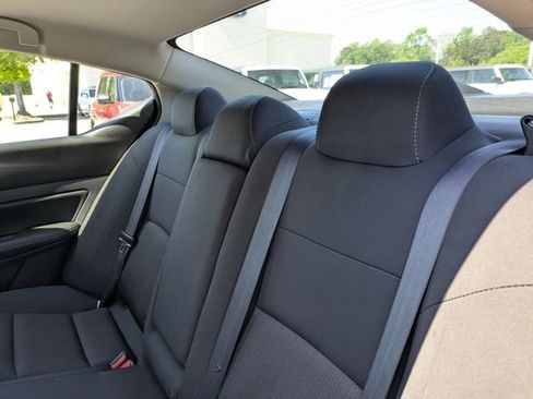 Used 2025 Nissan Altima 2.5 SV image 24