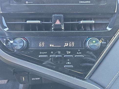 Used 2024 Toyota Camry SE image 23