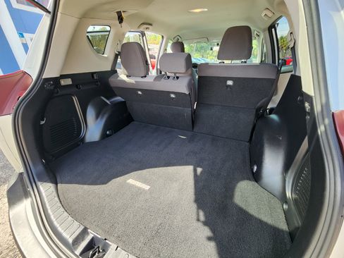 Used 2014 Toyota RAV4 LE image 27
