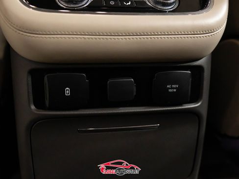 Used 2018 Lincoln Navigator Select w/ Technology Package image 24