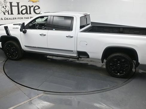 Used 2025 Chevrolet Silverado 2500 High Country w/ High Country Premium Package AWD/4WD image 39