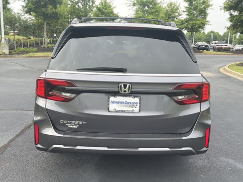 Certified 2026 Honda Odyssey EX-L image 10