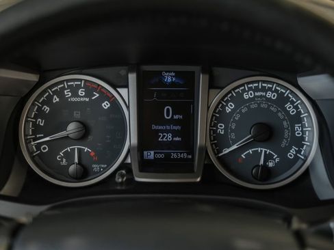 Used 2020 Toyota Tacoma SR5 image 28