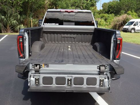 Used 2024 GMC Sierra 2500 AT4 w/ AT4 Premium Plus Package AWD/4WD image 29