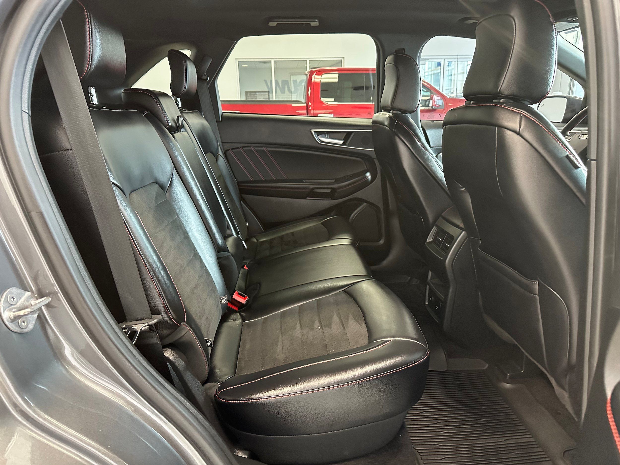 Used 2024 Ford Edge ST-Line AWD/4WD image 13