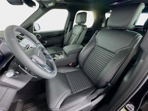 New 2026 Land Rover Discovery S AWD/4WD image 11