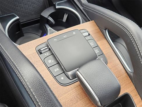 Used 2024 Mercedes-Benz GLE 450 4MATIC image 25