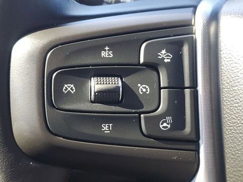 Used 2023 GMC Yukon SLT w/ SLT Luxury Package image 15