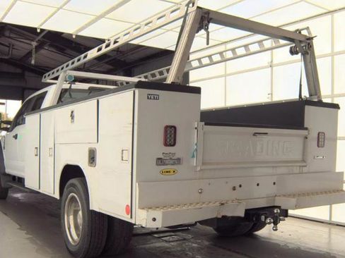 Used 2020 Ford F450 XL w/ Power Equipment Group image 2