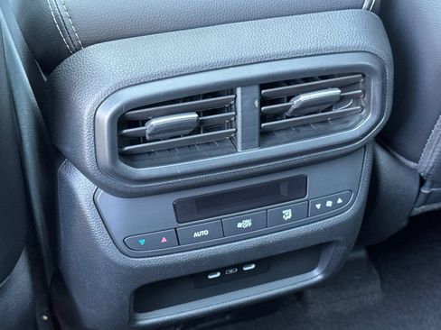 Used 2024 Honda Pilot Touring image 41