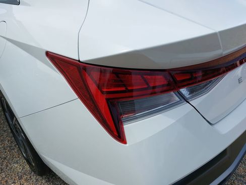 New 2026 Hyundai Elantra Limited FWD image 35