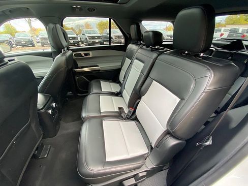Certified 2022 Ford Explorer XLT w/ Equipment Group 202A image 37